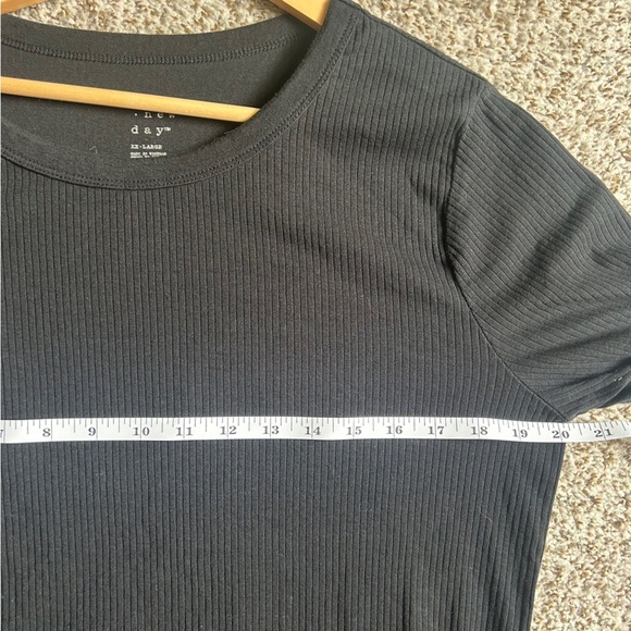 🦋 a new day Black Short Sleeve Tee Comfy Casual Ribbed Stretch Classic Neutral - Picture 5 of 6